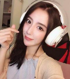 女主播拿胸贴,胸贴引发热议！