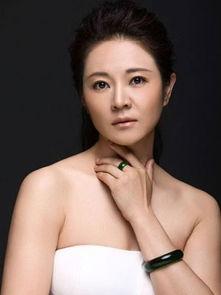 石小钰个人资料,才华横溢的年轻艺术家，揭秘其多彩人生